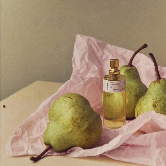 Ffern Autumn 25 Organic Eau de Parfum (1 fl oz) With diffuser. Used twice. - Picture 6 of 10